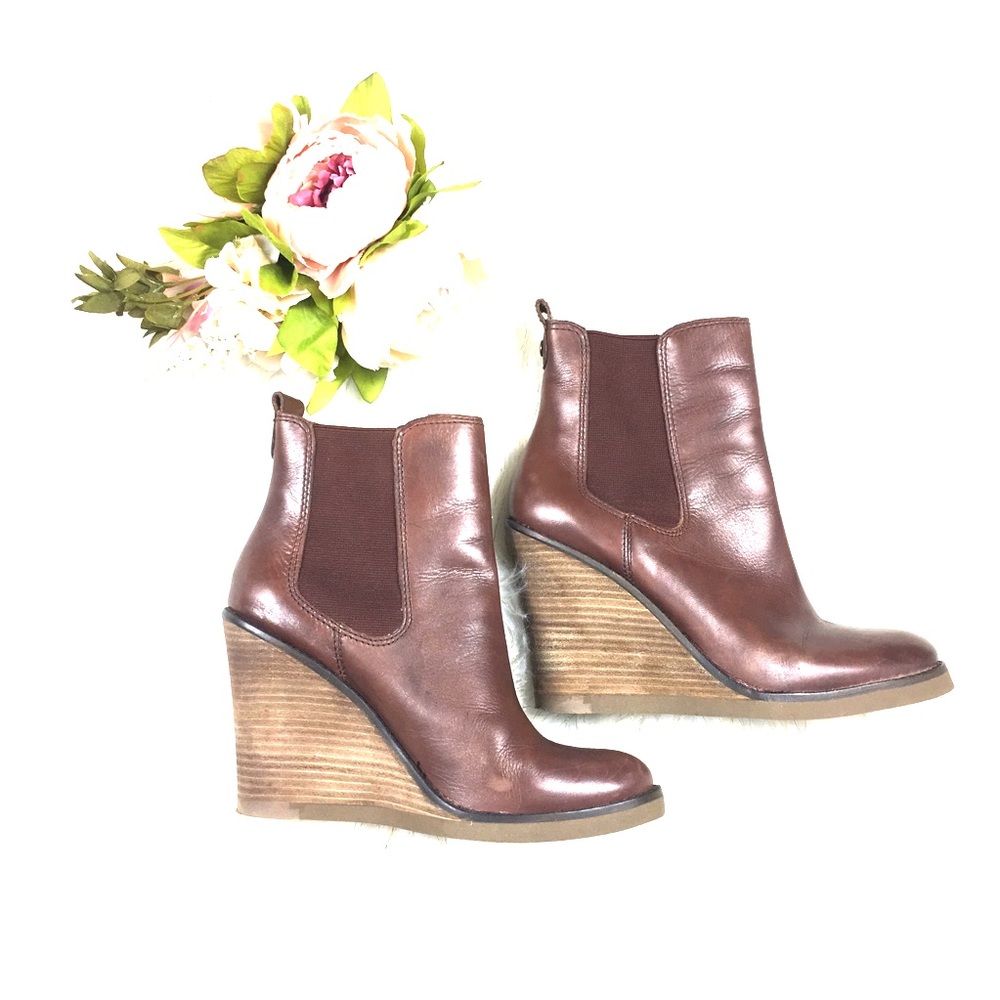 🍀 Yimmie Wedge Bootie